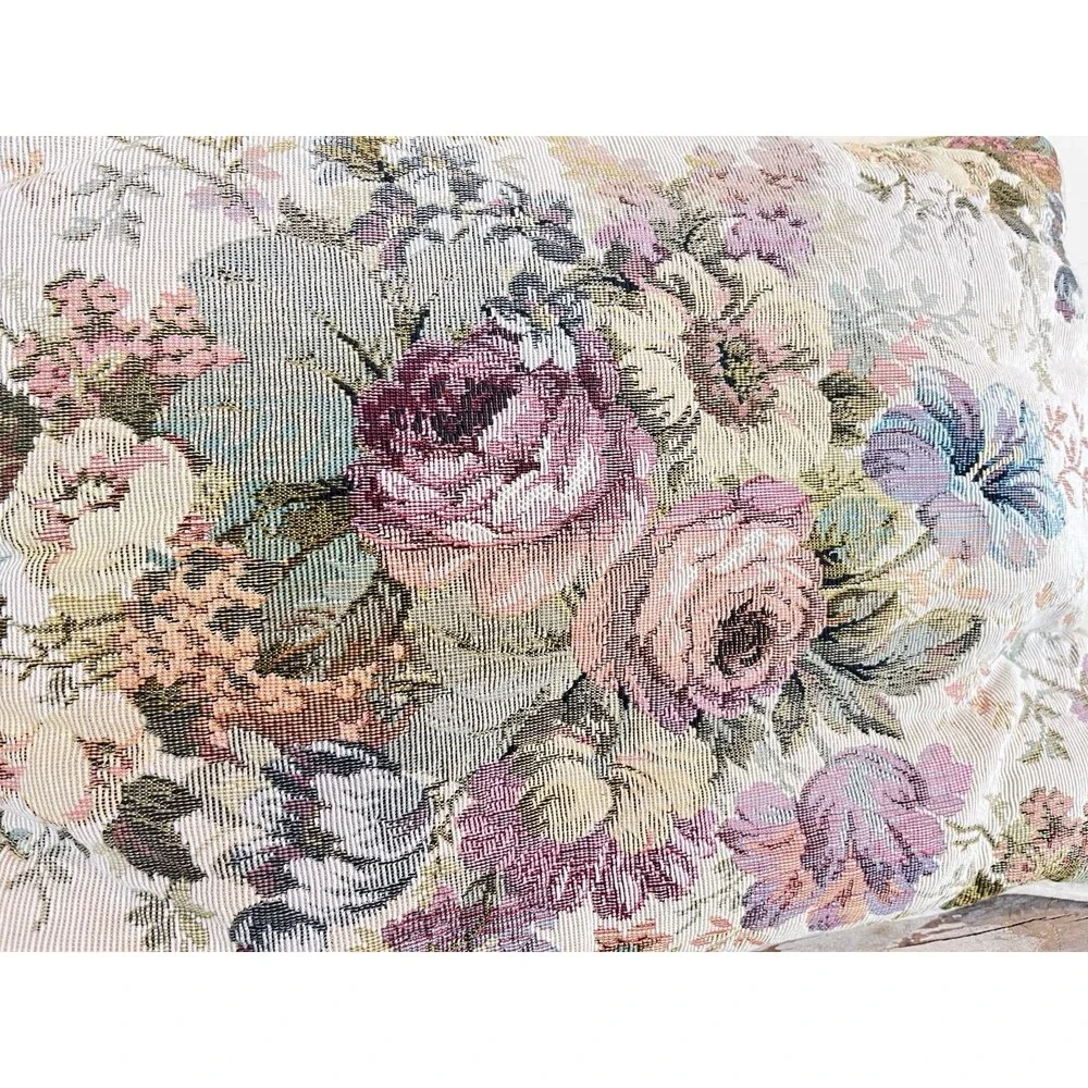 Unbranded vintage charming